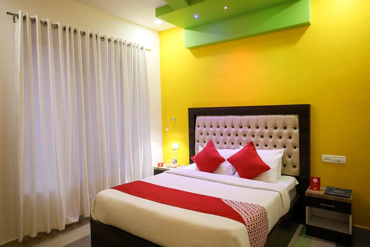 Oyo 10152 Rail View Residency Hotel Alappuzha ภายนอก รูปภาพ